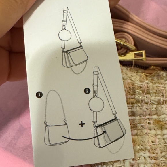 Elegant Tweed Shoulder Bag in Soft Pink - Picture 3 of 5